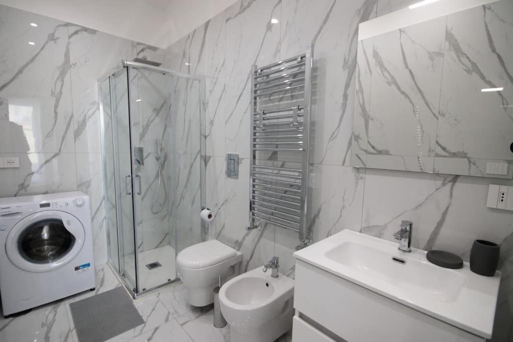 Chiaia Arcoleo House - Anita Apartment เนเปิลส์ ภายนอก รูปภาพ